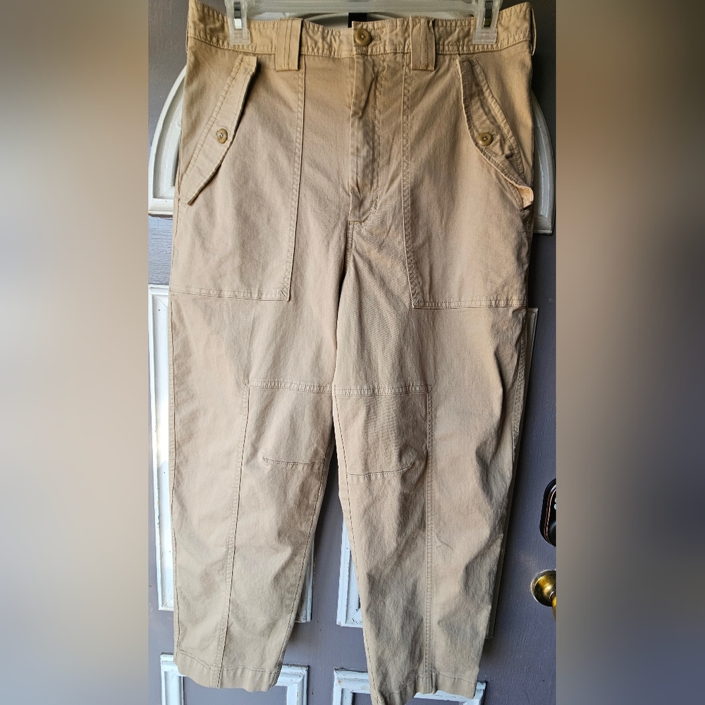 Womens 34" X 24" Banana republic khaki Crop, Taperd pants (Box1)